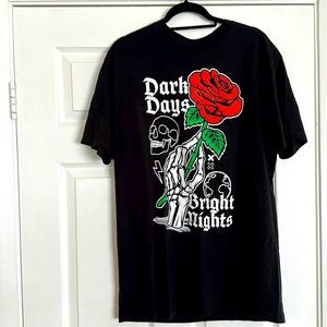 Skull 💀 and rose 🌹 Dark Days Bright Nights black XL tee shirt